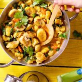 Curry de poulet à l’indienne avec bananes Chiquita, chou-fleur et épinards