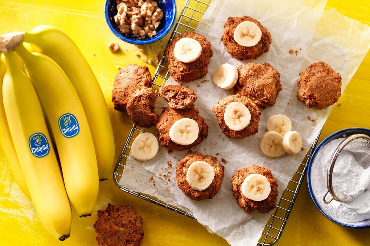 Cookies végétaliens gâteau aux bananes avec reste de bananes Chiquita