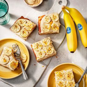 Gâteau à la banane et à l’orange avec glaçage au café