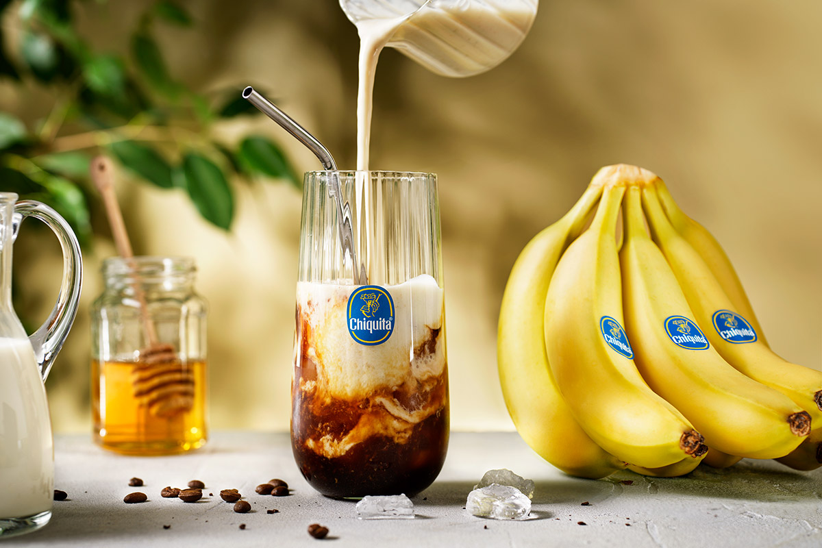 Café frappé à la banane avec du café infusé à froid