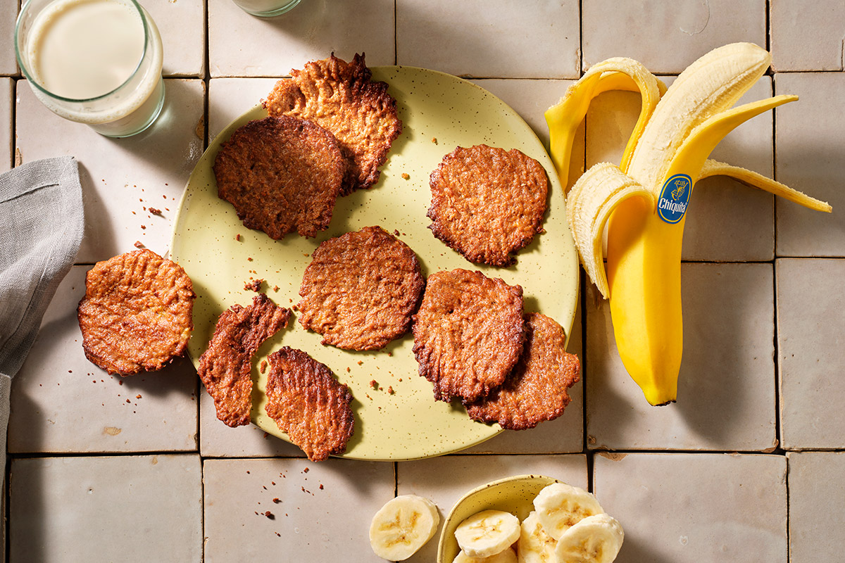 Biscuits à la banane et à la noix de coco au beurre d’amande végétalien